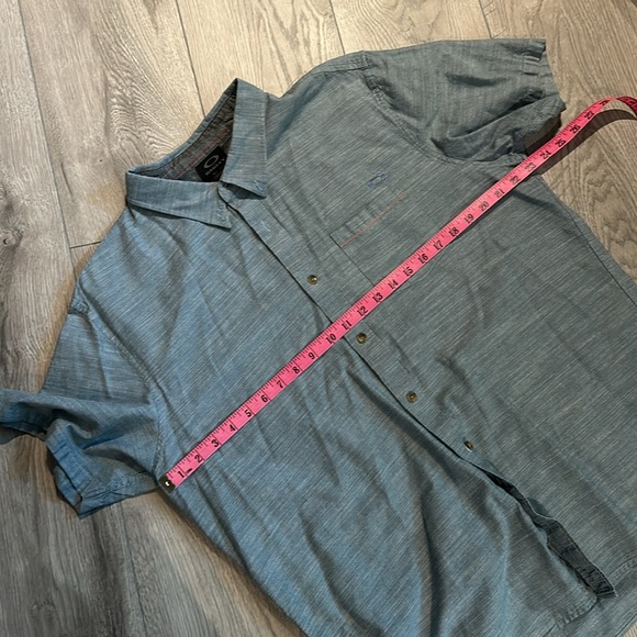 Oakley button down. Size XL - Picture 4 of 5